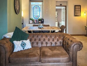 Interior - 2 bedroom accommodation in Blaenau Ffestiniog (Blaenau Ffestiniog)