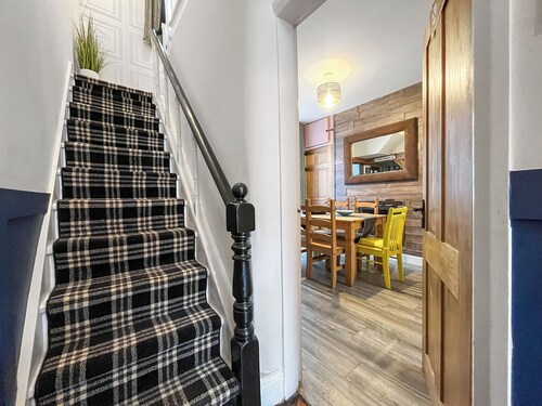 2 bedroom accommodation in Redcar