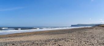2 bedroom accommodation in Redcar