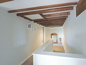 Interior - 3 bedroom accommodation in Malpas (Malpas)