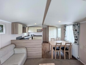 Living area - 3 bedroom accommodation in Pickering (Pickering)
