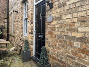 Exterior detail - Malcolm Miller House (Alnmouth)