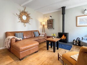TV, fireplace - 2 bedroom accommodation in Kingsand (Kingsand)