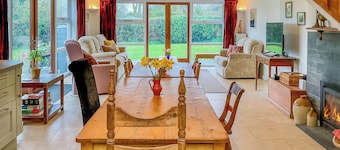 1 bedroom accommodation in Ashmore, near Shaftesbury,