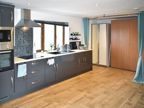 Private kitchen - 1 bedroom accommodation in Tytherleigh, near Axminster (Tytherleigh, near Axminster)