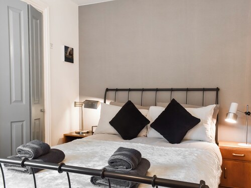 Ground Floor apartment located in the centre of Hayfield.