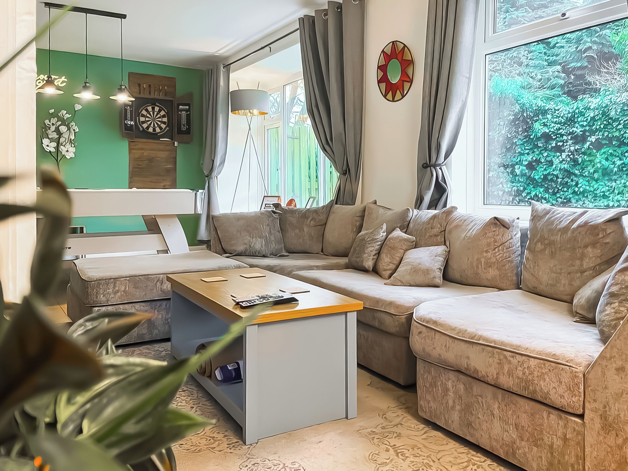 5 Bedroom Accommodation In Pudsey, Near Leeds - 리즈