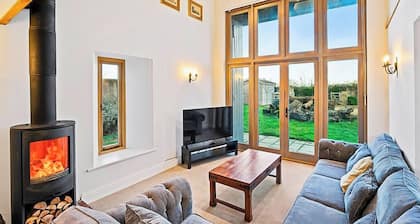 5 bedroom accommodation in Shepton Mallet