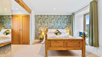 5 bedrooms, free WiFi