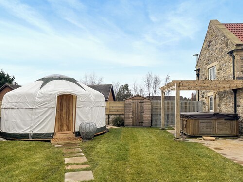 Ember Sky Yurt - UK51679