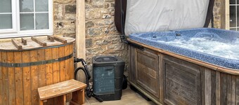 Ember Sky Yurt - UK51679