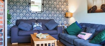 Great Farmhouse with private hot tub and sauna, perfect for families.