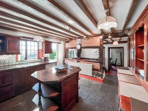 Dishwasher - The Farmhouse - UK51690 (Llangollen)