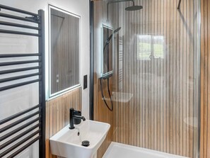 Towels - 2 bedroom accommodation in Llanarth, near New Quay (Llanarth, near New Quay)