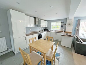 Private kitchen - 1 bedroom accommodation in Castle Bytham, near Grantham (Castle Bytham, near Grantham)
