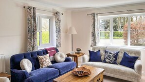 Living area - 4 bedroom accommodation in Hessett, near Bury St Edmunds (Hessett, near Bury St Edmunds)