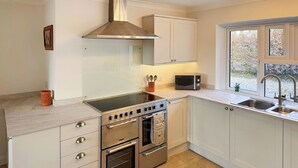 Private kitchen - 4 bedroom accommodation in Hessett, near Bury St Edmunds (Hessett, near Bury St Edmunds)