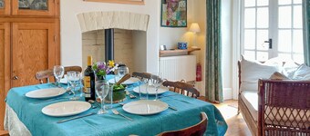 3 bedroom accommodation in Glastonbury