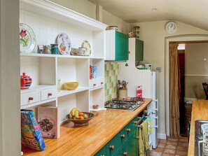 Kitchen | Tor Path Cottage, Glastonbury - 3 bedroom accommodation in Glastonbury (Glastonbury)