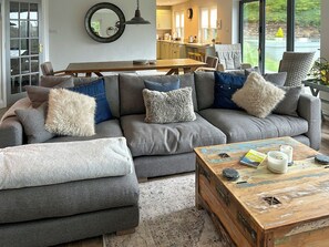 TV - 3 bedroom accommodation in Portloe (Portloe)