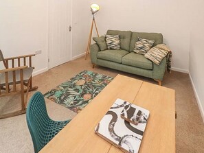 TV - 1 bedroom accommodation in St Buryan (St Buryan)