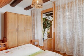 Room - Bühlhof Waldau - Holiday Apartment Wiesenblick, HTG-Card, 2 Balconies, Play Barn, Ski Lift, BBQ (Titisee-Neustadt)