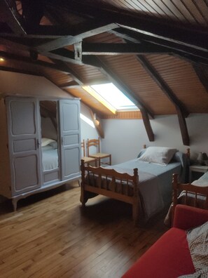 Room - LE BEL MARQUIS NEAR LAC DE SAINT ETIENNE CANTALES (Le Rouget-Pers)