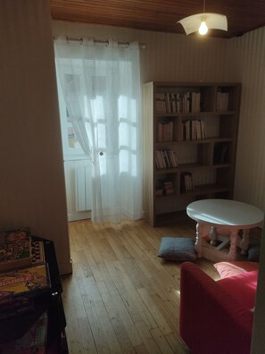 Interior - LE BEL MARQUIS NEAR LAC DE SAINT ETIENNE CANTALES (Le Rouget-Pers)