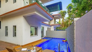 Kolam renang outdoor