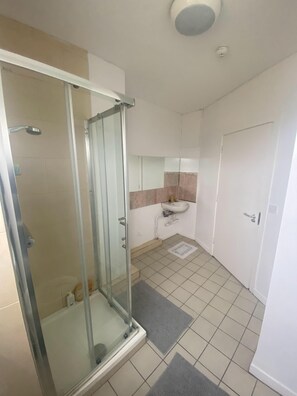 Bathroom - NABA  (Dublin)