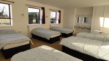 Gemeinsamer Basic-Schlafsaal | Innenbereich