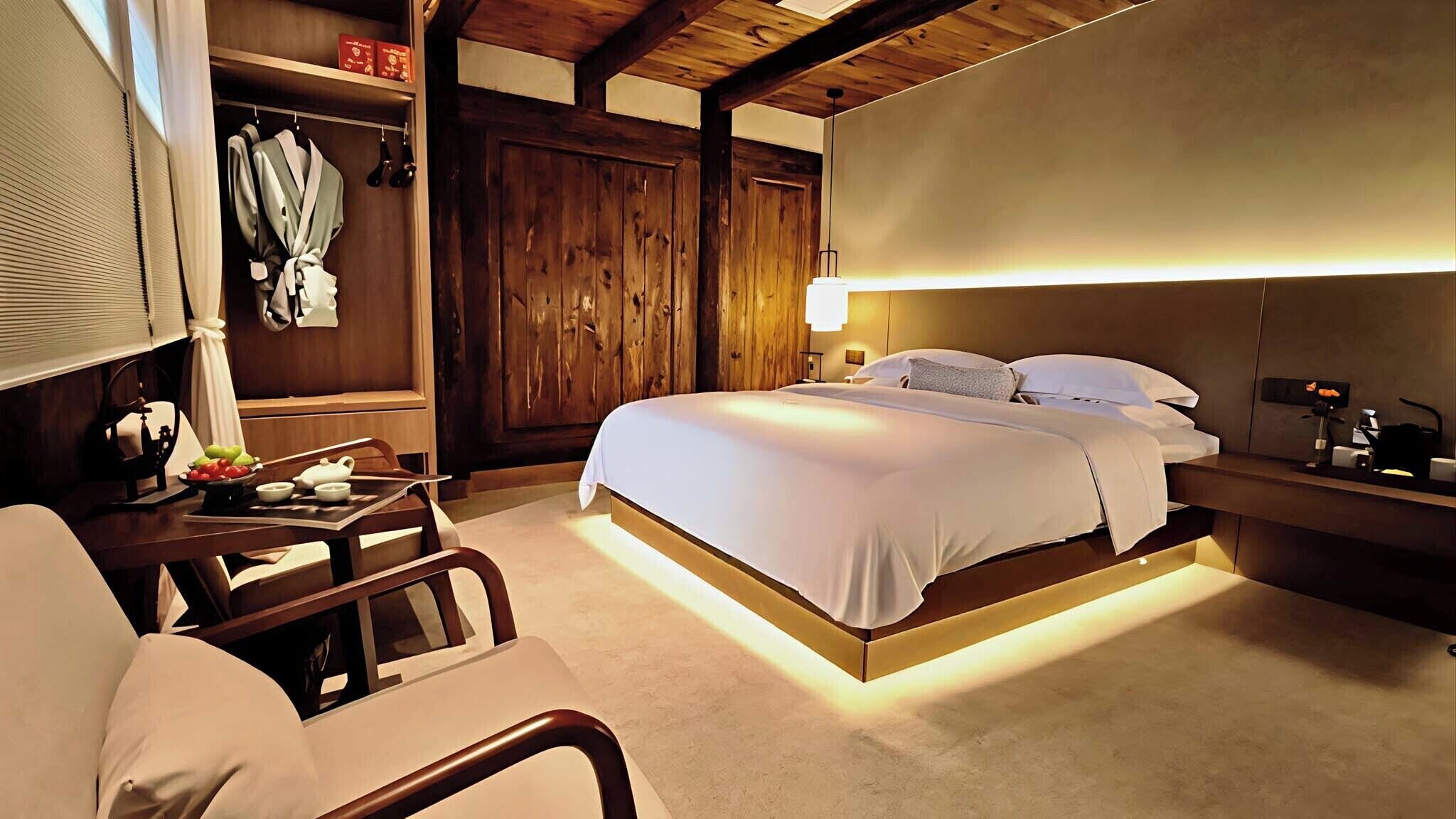 Signature Double Room, Courtyard View