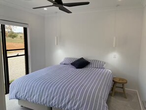 4 makuuhuonetta, silitysrauta/-lauta, Wi-Fi, vuodevaatteet