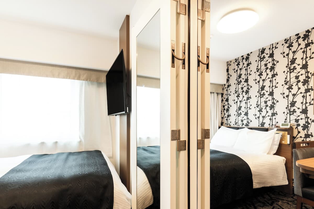 Down duvets, desk, blackout curtains, free WiFi