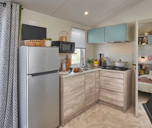 Private kitchen - Cottage PARKS LA COMTESSE - 3bed mobile home sleeps 6 (Bélus)