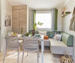 Dining - Cottage PARKS LA COMTESSE - 3bed mobile home sleeps 6 (Bélus)