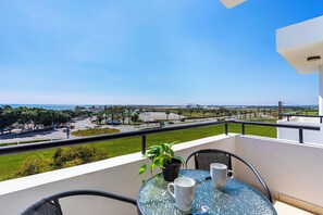 Balcony - Peale's 2-BR Apt & Balcony in Mackenzie (Larnaca)