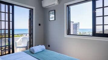Apartamento, 2 quartos, cozinha, vista para a cidade | Vista do quarto