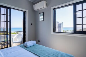View from room - Peale's 2-BR Apt & Balcony in Mackenzie (Larnaca)