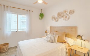 2 bedrooms, iron/ironing board, WiFi, bed sheets - Ninomad 02 Beachfront - Near Gandía (Daimús)