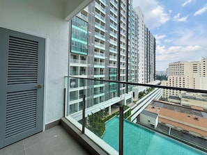 Superior Apartment, 1 Queen Bed with Sofa bed | Balcony view
