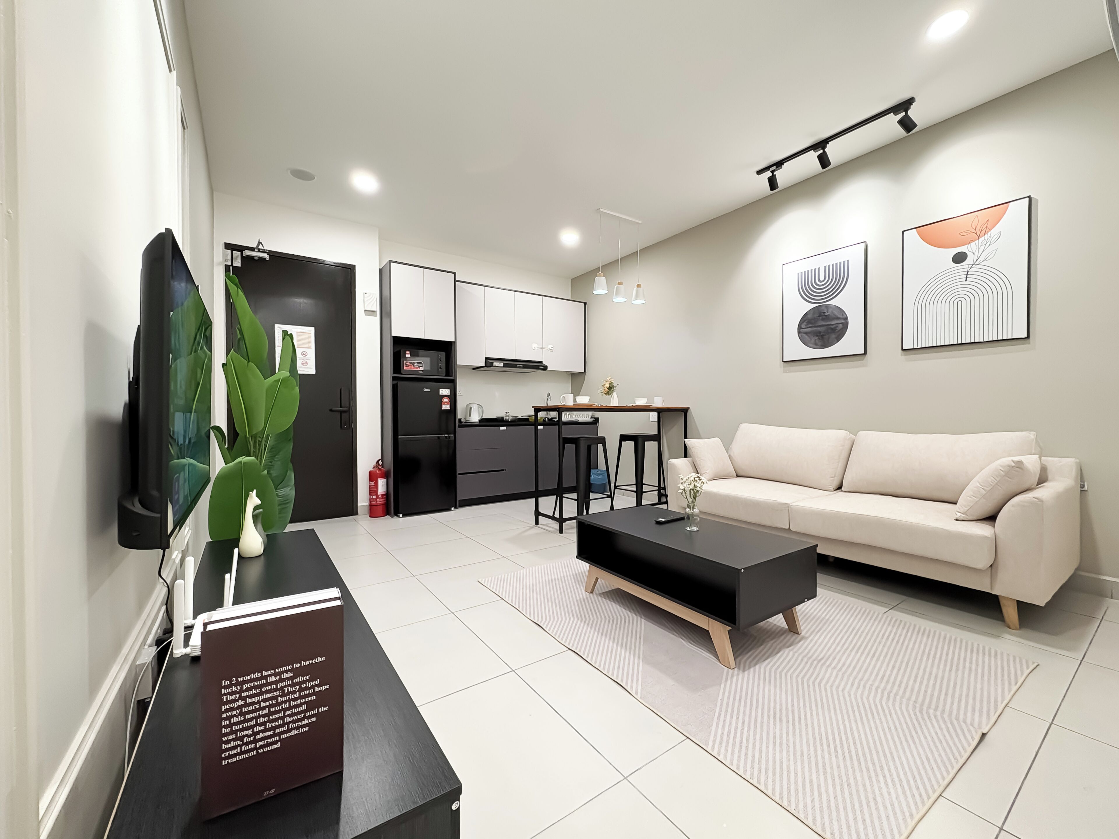 Apartment, 1 Queen Bed | Living area