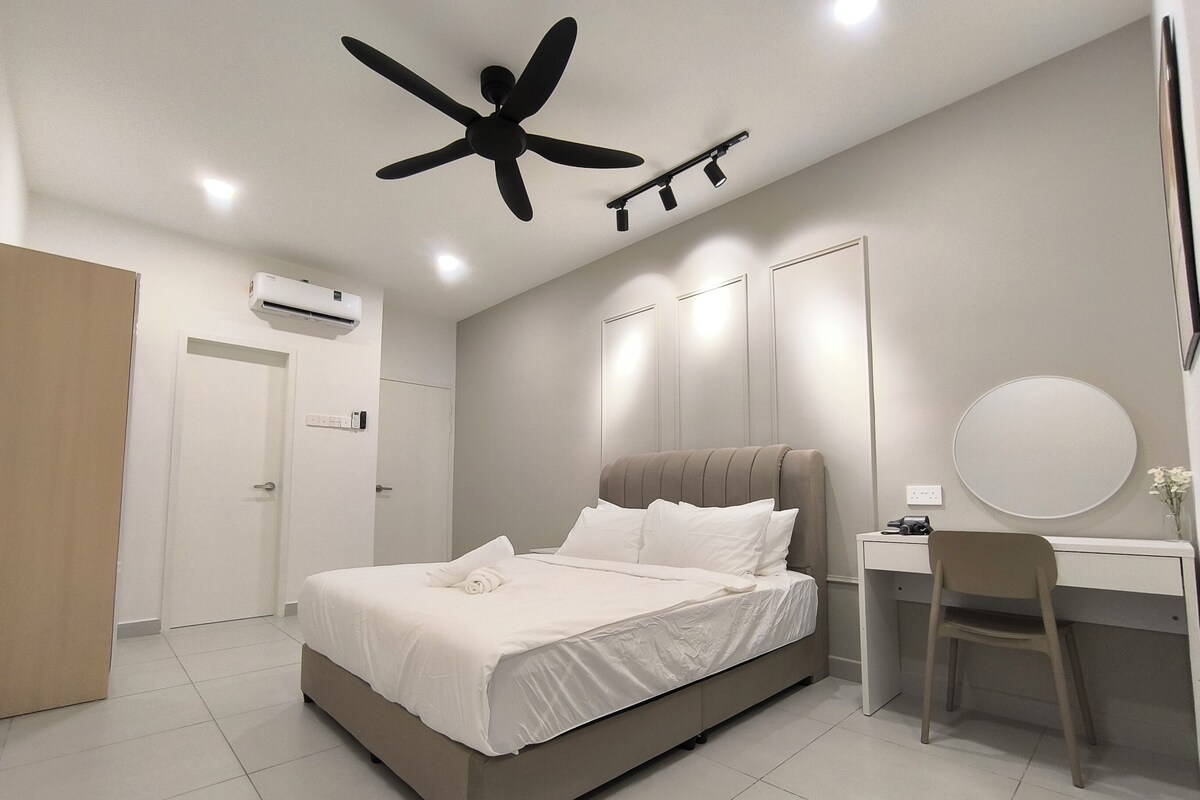 Basic Apartment, 2 Bedrooms | Iron/ironing board, free WiFi, bed sheets