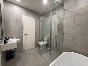 Bathroom - Dorsett Waterfront Subang by Manhattan (Subang Jaya)