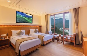 Deluxe Twin Room | Minibar, in-room safe, desk, laptop workspace - Effotel by Sayaji Gangtok (Gangtok)