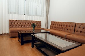 Suíte | Área de estar | TV LCD 32 polegadas com canais a cabo