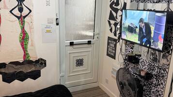 1 bedroom, iron/ironing board, Internet