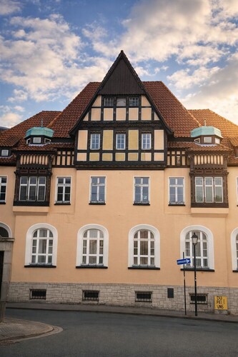 Stylish apartment by the city park