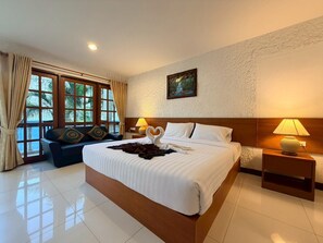 1 bedroom, Internet, bed sheets - Cozy Suite on second floor with Pool View (Tambon Patong)