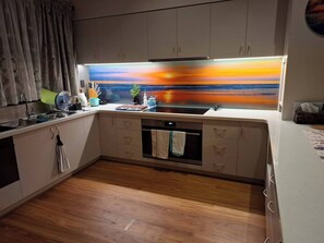 Fridge, microwave, oven, stovetop - The Anunaka on Wadandi Boodja (Margaret River)